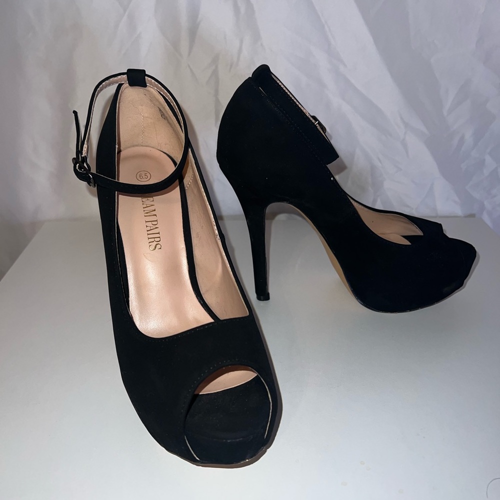 Dream Pairs black velvet, peek toe heels, women’s 6.5